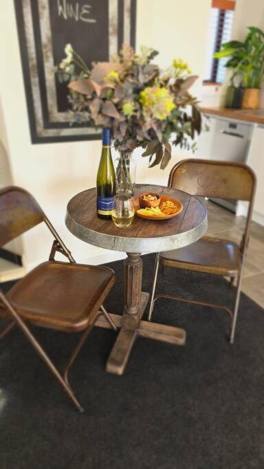 Apartment 2 - Haddin Court - Stunning Executive Blenheim Extérieur photo